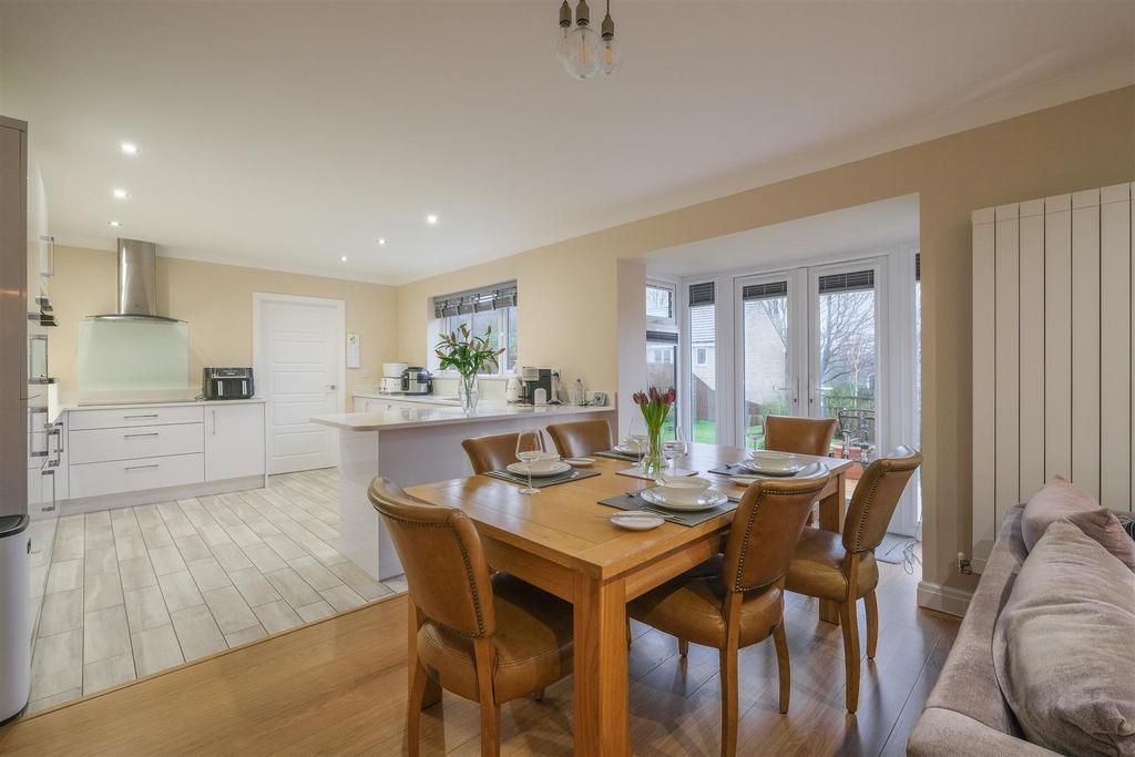 Open Plan Kitchen / Diner
