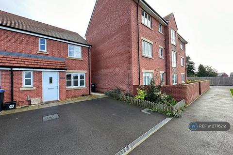 3 bedroom semi-detached house to rent, Lapham Vale, Salisbury, SP2