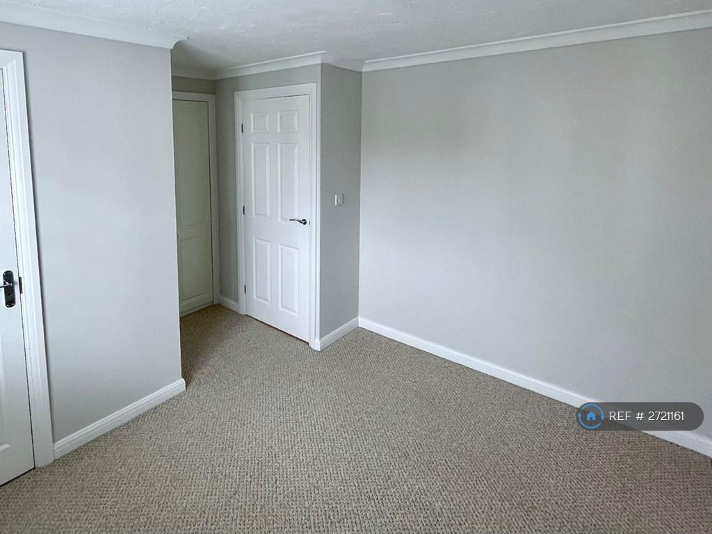 Master Bedroom (Angle 1)