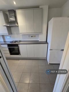 3 bedroom end of terrace house to rent, Harvey Road, Slough, SL3