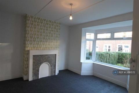 2 bedroom flat to rent, Axwell Terrace, Swalwell, Newcastle Upon Tyne, NE16