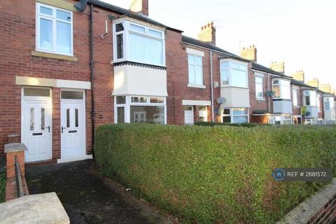 2 bedroom flat to rent, Axwell Terrace, Swalwell, Newcastle Upon Tyne, NE16