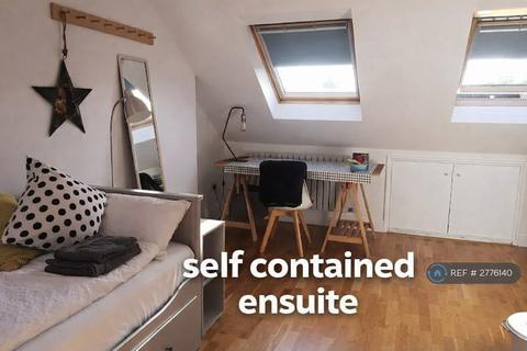 undefined, New Port Road, London, E10