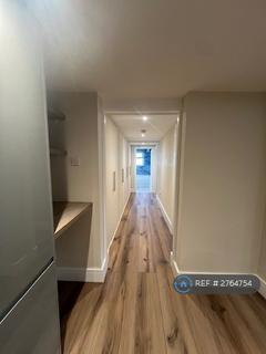 2 bedroom flat to rent, The Square, Pennington, Lymington, SO41