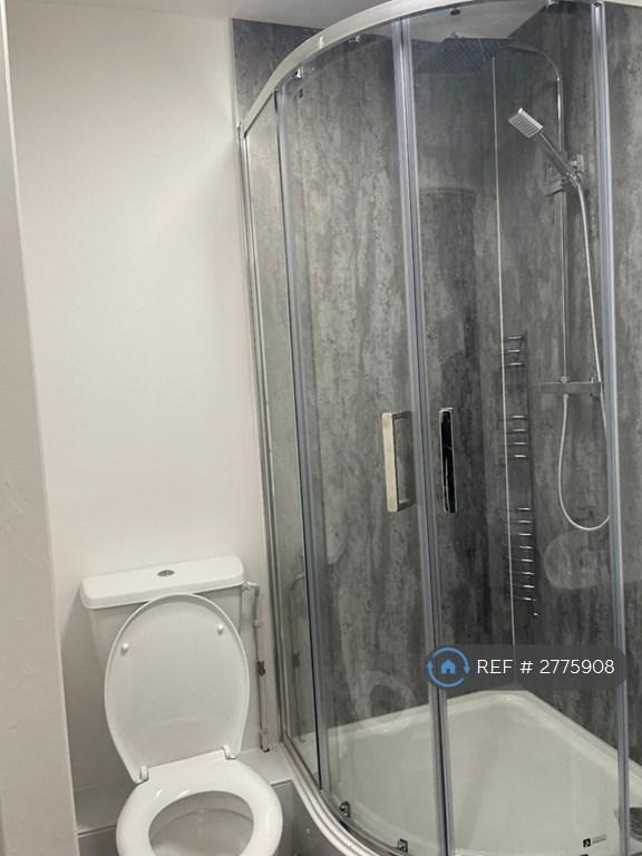 Room 1 - Ensuite