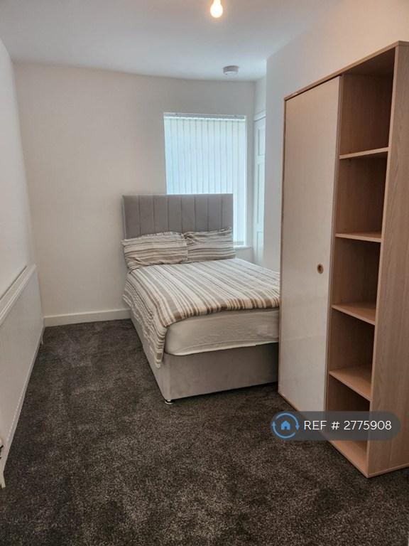 Bedroom 2 With Wardrobe