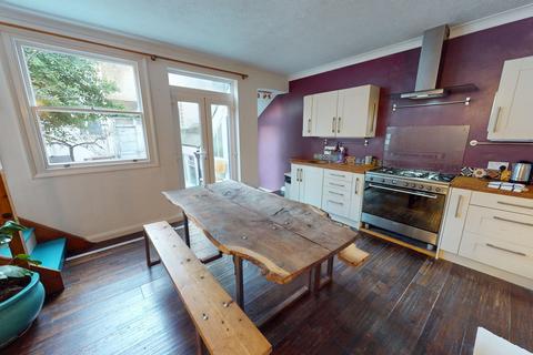 3 bedroom terraced house to rent, Crown Gardens, City Centre, Brighton, BN1