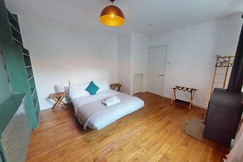 3 bedroom terraced house to rent, Crown Gardens, City Centre, Brighton, BN1