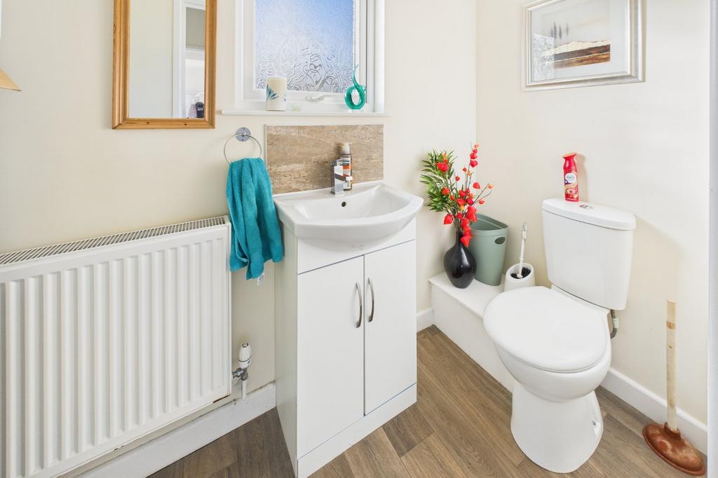 Cloakroom/Wc