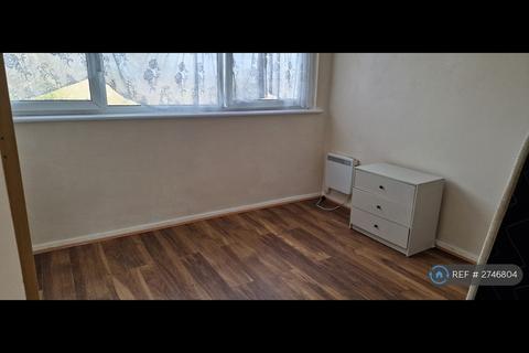 2 bedroom flat to rent, Dorrington Court, London, SE25