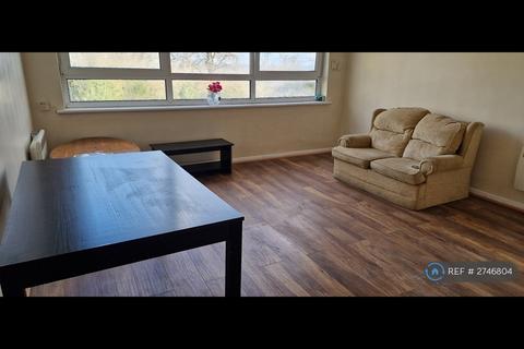 2 bedroom flat to rent, Dorrington Court, London, SE25