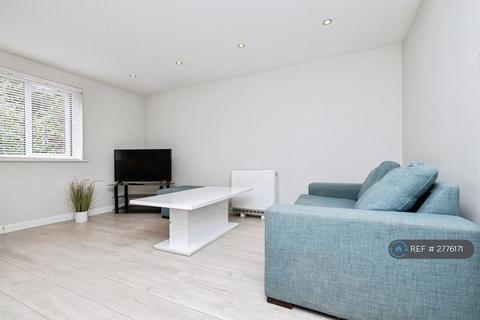 2 bedroom flat to rent, John Maurice Close, London, SE17