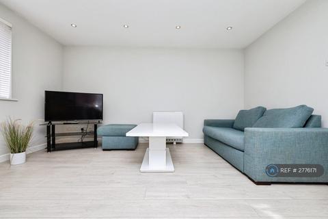 2 bedroom flat to rent, John Maurice Close, London, SE17