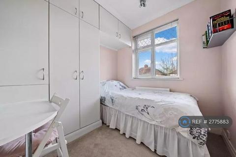 undefined, Hamilton Avenue, Sutton, SM3