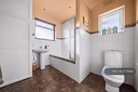 undefined, Hamilton Avenue, Sutton, SM3