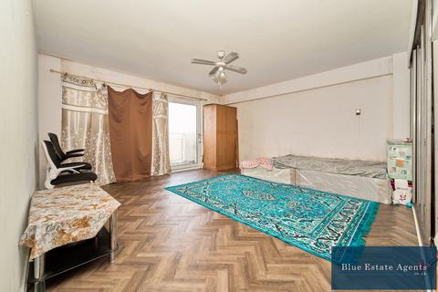 undefined, Wheatlands, Hounslow, TW5