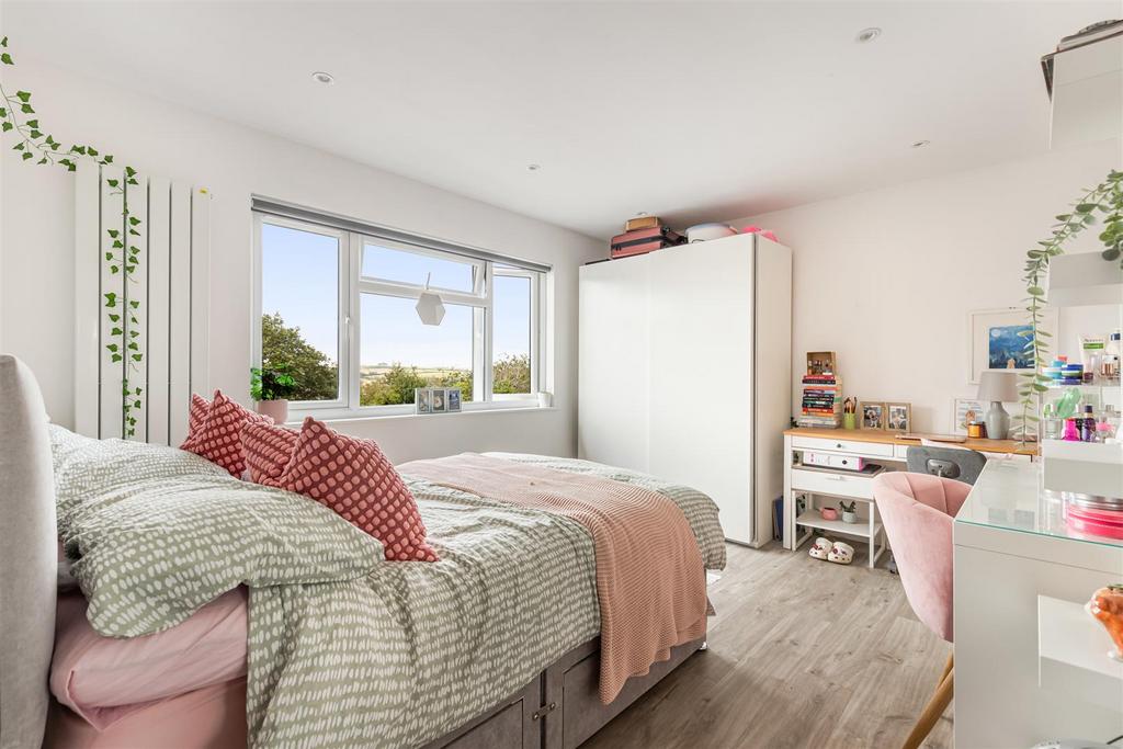 20 Pathfields Bed 3 Dartmouth - 230720.jpg