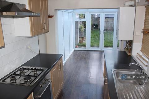 2 bedroom terraced house to rent, Burnt Oak Terrace, Gillingham, ME7