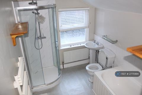 2 bedroom terraced house to rent, Burnt Oak Terrace, Gillingham, ME7