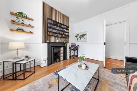 5 bedroom terraced house to rent, Stafford Road, London, E7