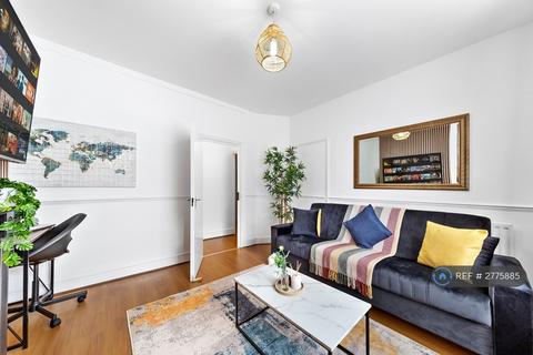 5 bedroom terraced house to rent, Stafford Road, London, E7