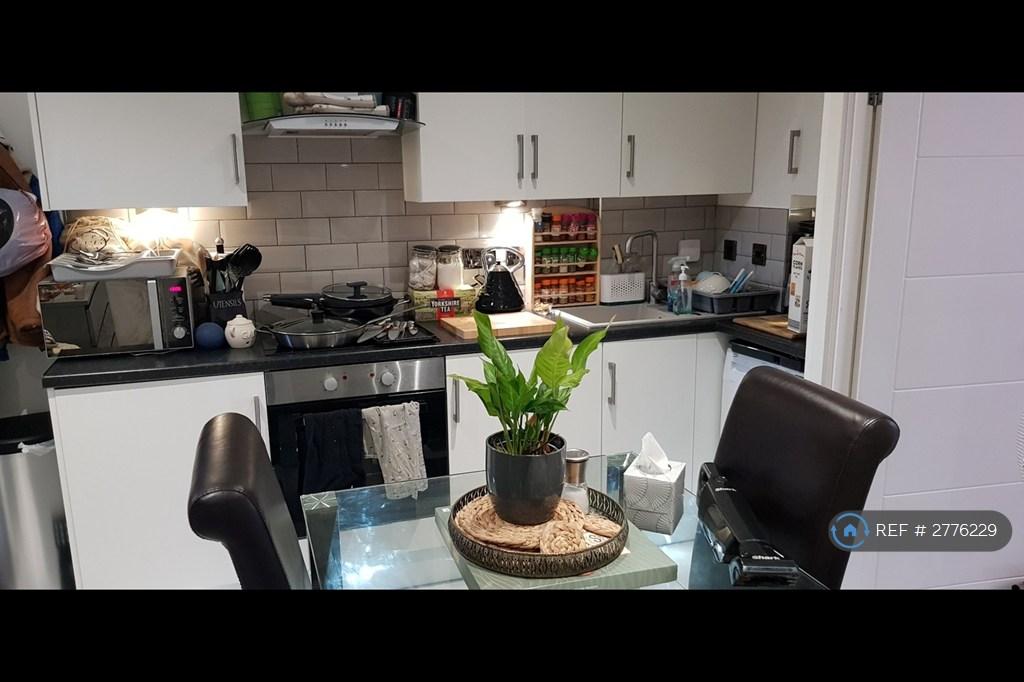 Kitchen/Dining Area