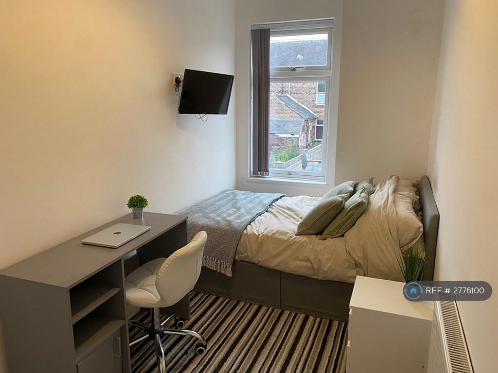 Upstairs Rear