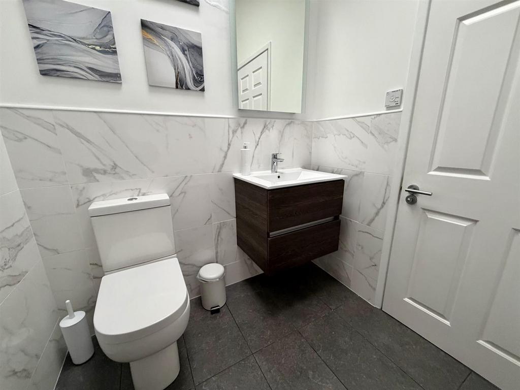 Family Bathroom/WC