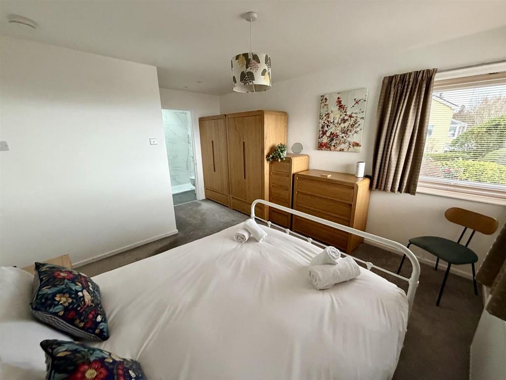 Main Bedroom 1