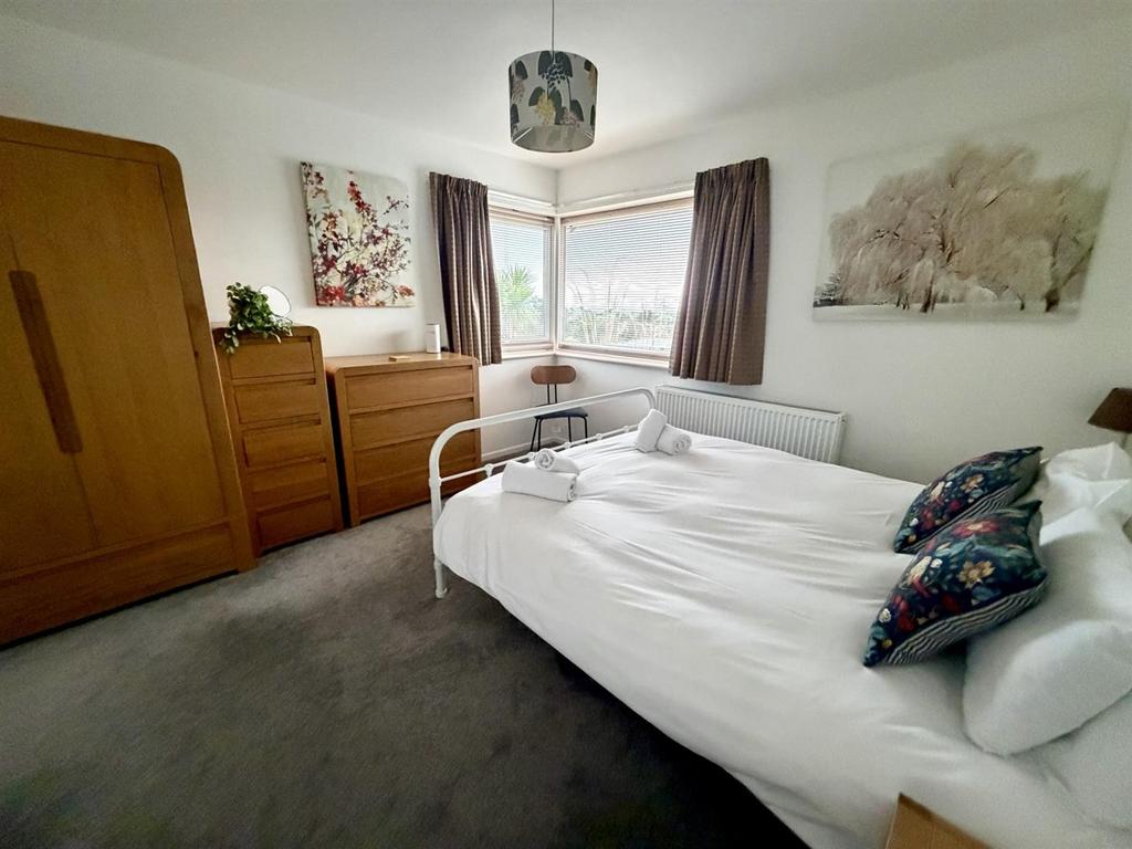 Main Bedroom 1