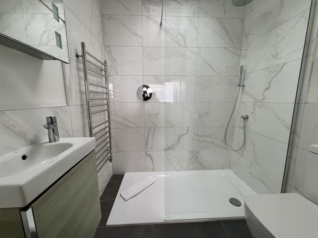 En Suite Shower Room/WC