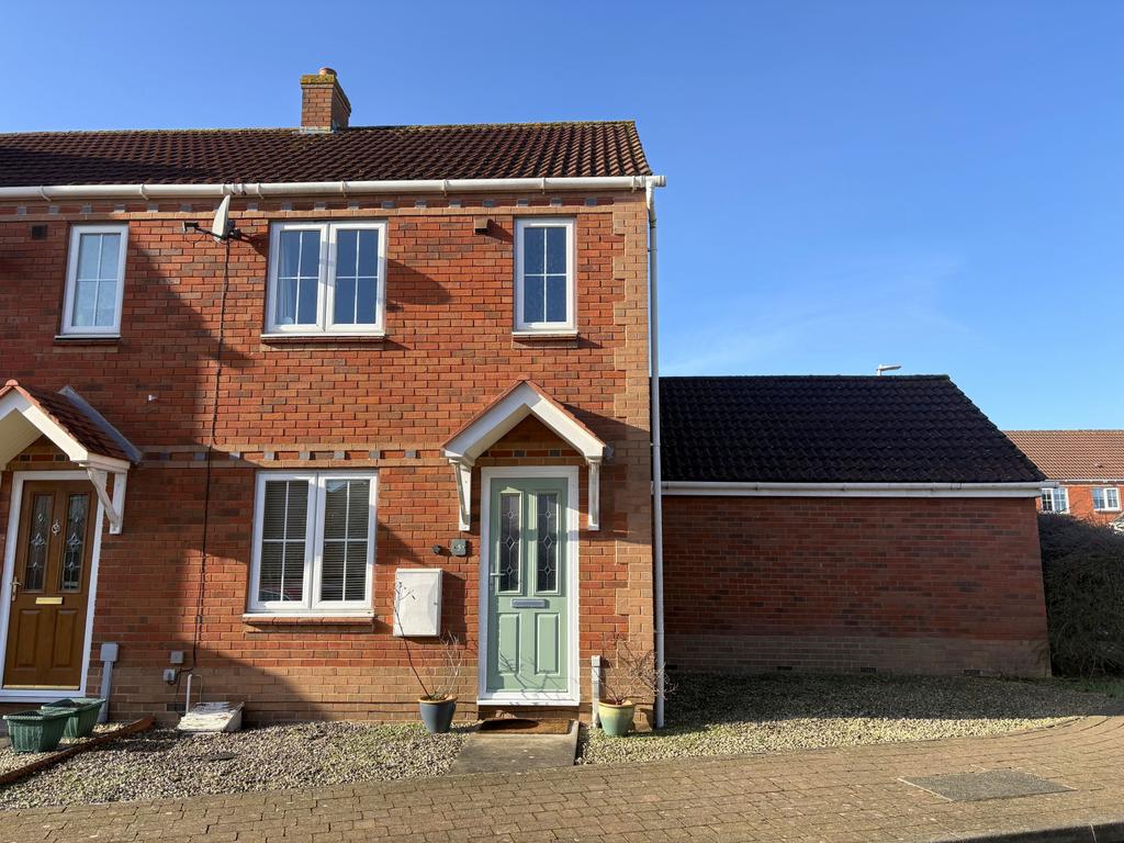 2 Bedroom End Terrace House for Sale