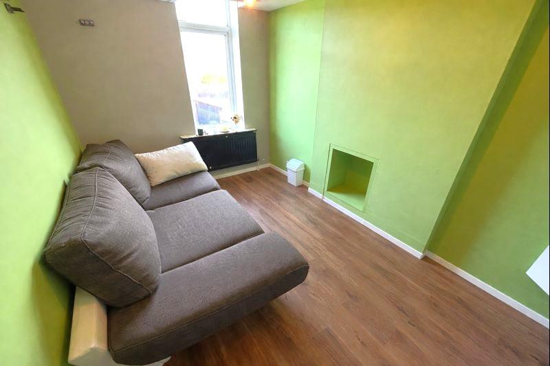 Small bedroom 1.jpg