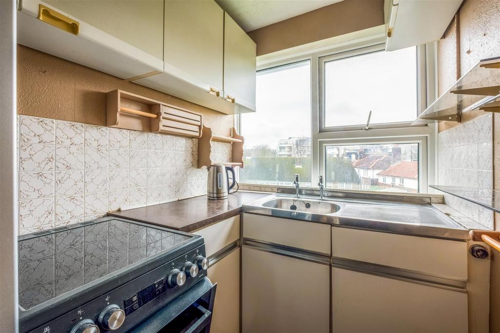 26 Aynsley Court-2.jpg
