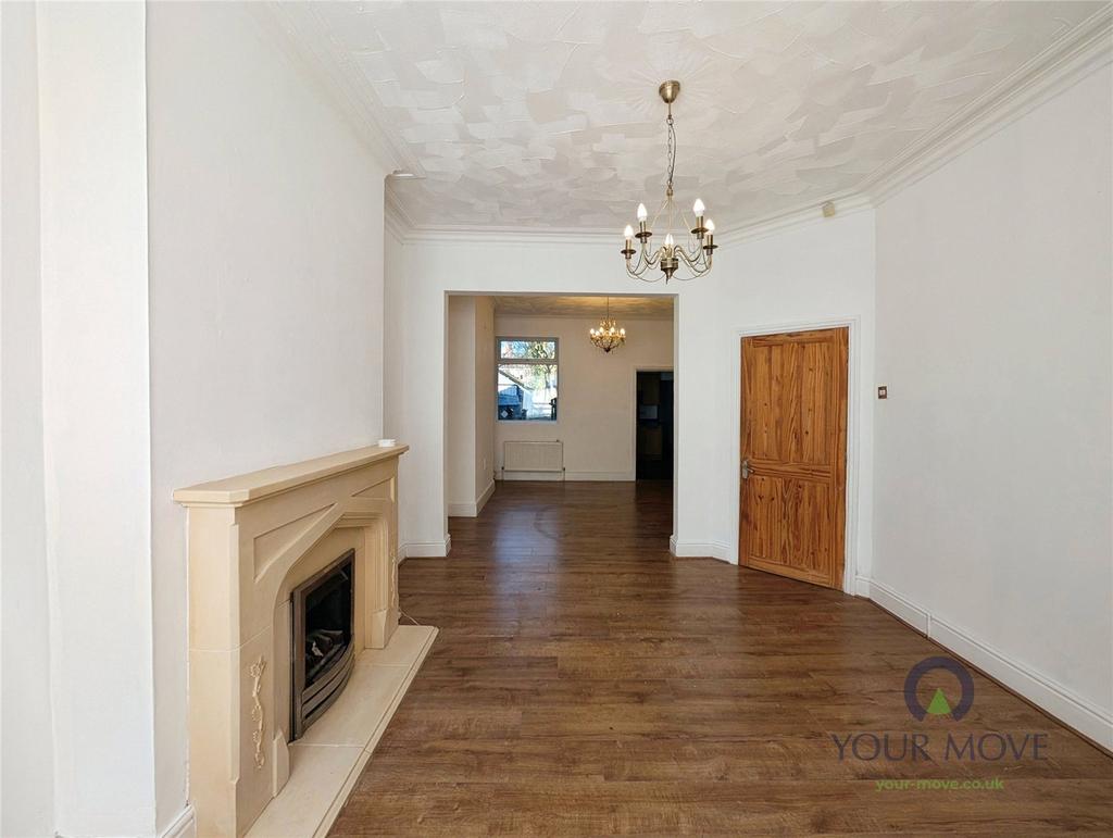Lounge/Dining Room