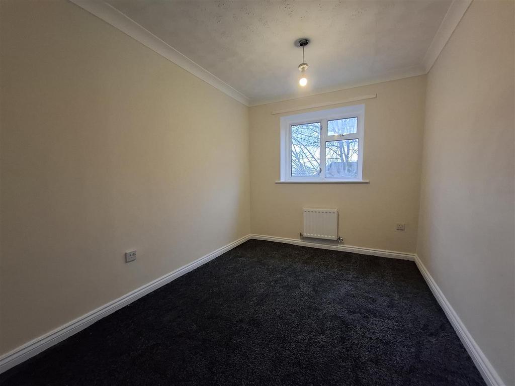 Bedroom 4.jpg