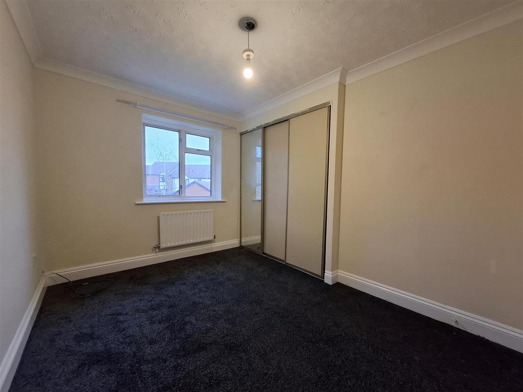 Bedroom 1.jpg