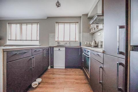 1 bedroom flat for sale, Valley Green, Hemel Hempstead, HP2