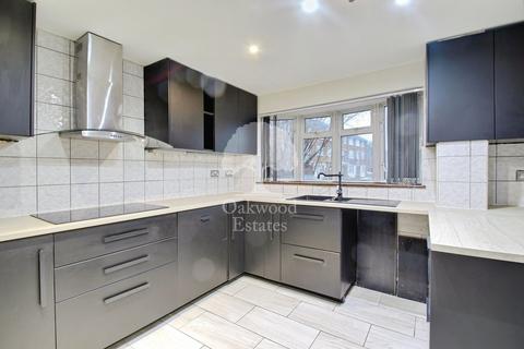 3 bedroom terraced house to rent, Rowan Road, West Drayton UB7