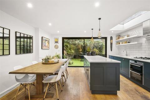 2 bedroom apartment for sale, Vardens Road, London, SW11