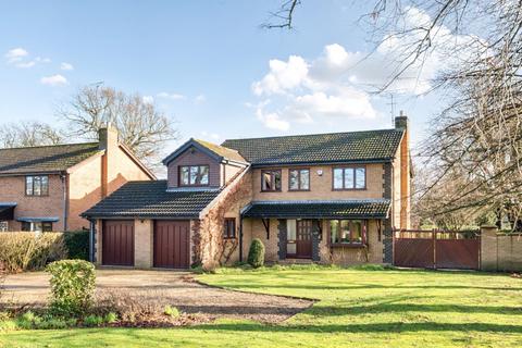 4 bedroom detached house for sale, Hazelwood Drive, Gonerby Hill Foot, Grantham, Lincolnshire, NG31