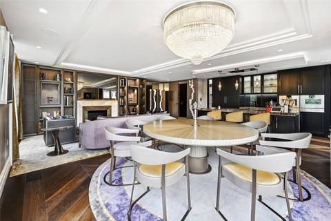 undefined, Strand, London, WC2R
