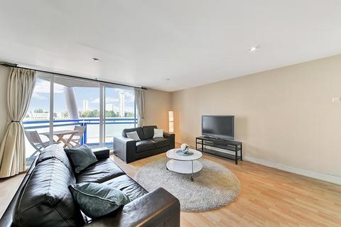 2 bedroom flat to rent, Apollo Building, Newton Place, London, E14
