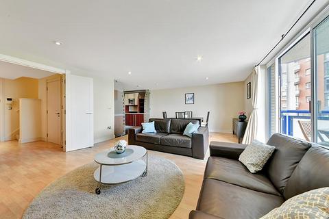2 bedroom flat to rent, Apollo Building, Newton Place, London, E14
