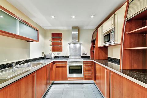 2 bedroom flat to rent, Apollo Building, Newton Place, London, E14