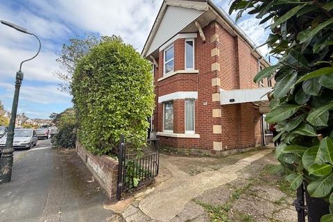 2 bedroom flat to rent, Maxwell Road, Bournemouth, BH9