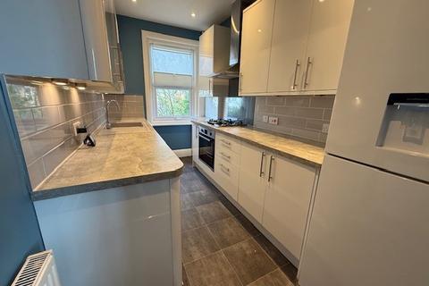 2 bedroom flat to rent, Maxwell Road, Bournemouth, BH9