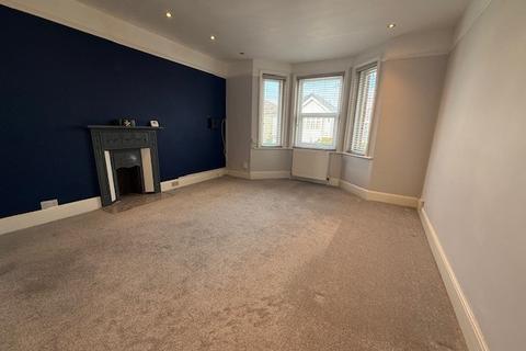2 bedroom flat to rent, Maxwell Road, Bournemouth, BH9