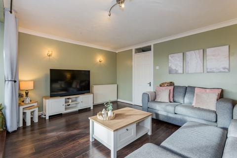 4 bedroom semi-detached villa for sale, 17 Back O'Hill, Crosslee, PA6 7LD