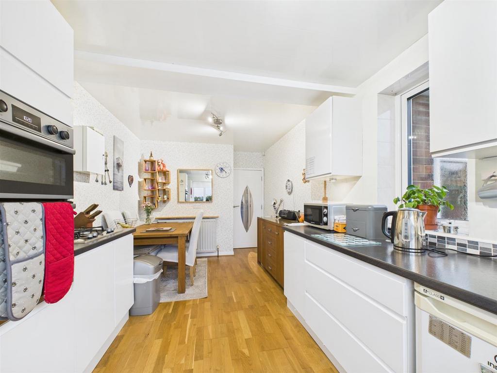 Kitchen Diner 2.jpg